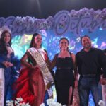 Fanny Arreola coronará a María Ilusión, Reina Octubrina 2025 en Apatzingán.
