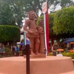 De no creerse: en pleno natalicio de Morelos, Ayuntamiento de Morelos en Michoacán devela estatua a colonizador español